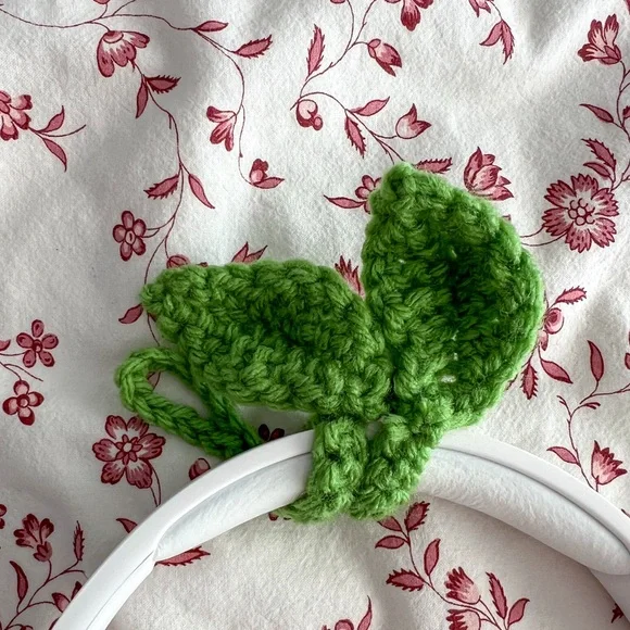 Handmade Crochet Sprout 🌱Accessory ~ Headphone Charm / Bookmark / Organizer - Picture 10 of 11